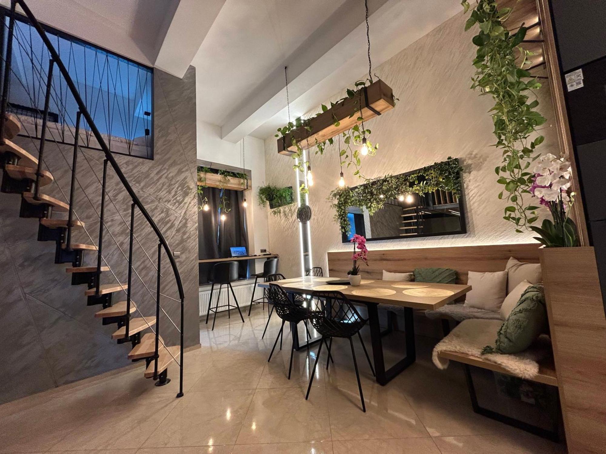Leo Apartment Suite & Private Spa Zone - Old City Bratislava Eksteriør billede