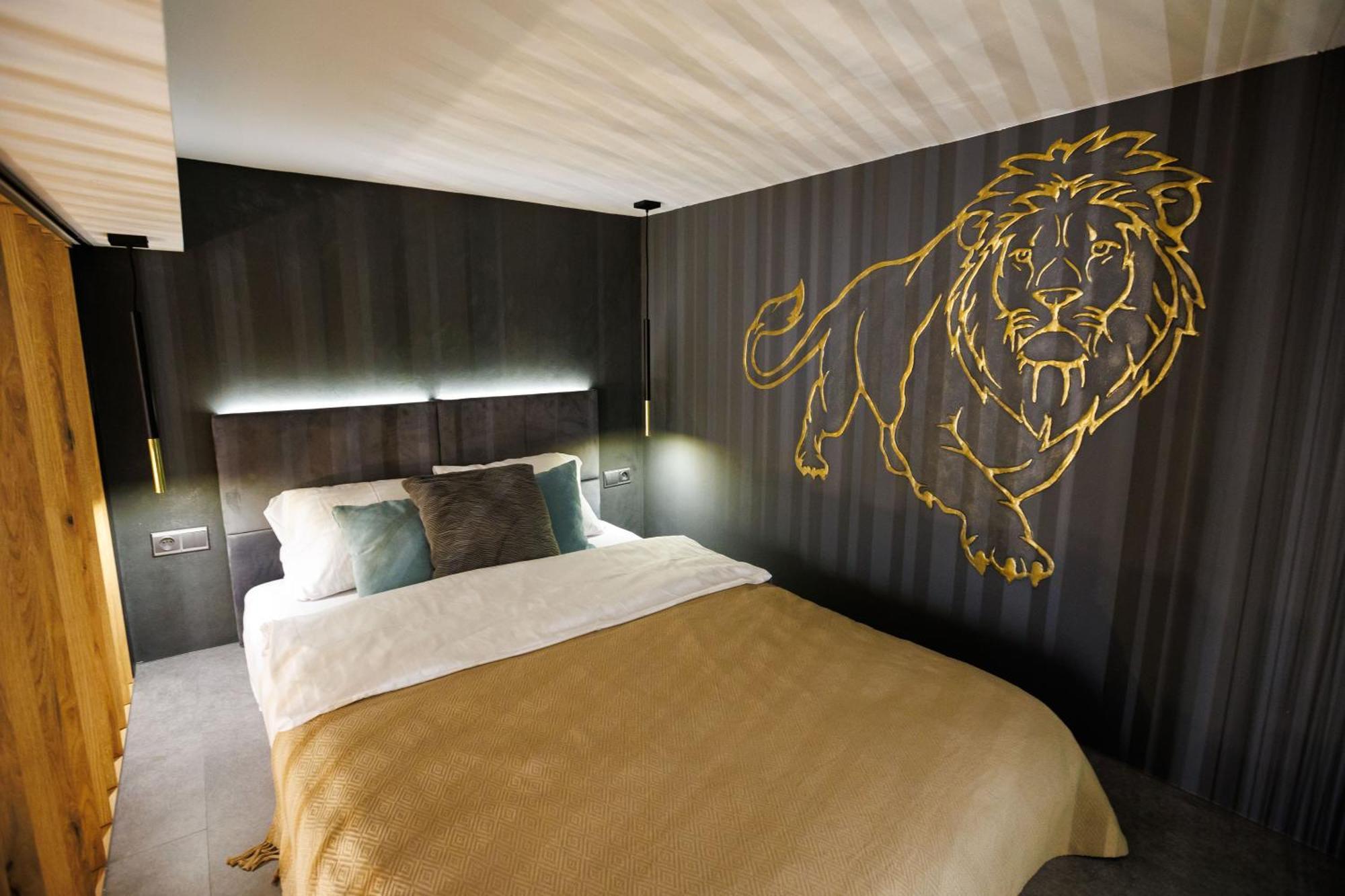 Leo Apartment Suite & Private Spa Zone - Old City Bratislava Eksteriør billede